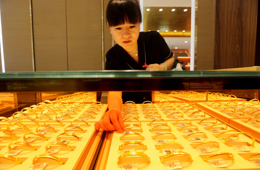 台灣新聞通訊社-黃金漲零售降溫 古法黃金逆勢增長 高端珠寶寶蘭融資 雷軍也參一腳