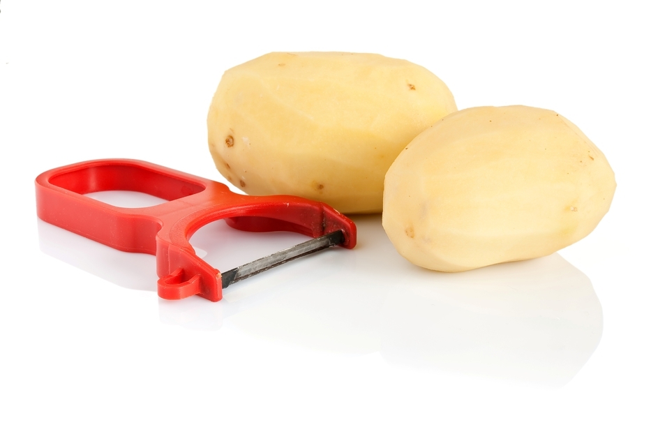 台灣新聞通訊社-削皮器兩旁小洞作用曝光 一票人恍然大悟：第一次知道