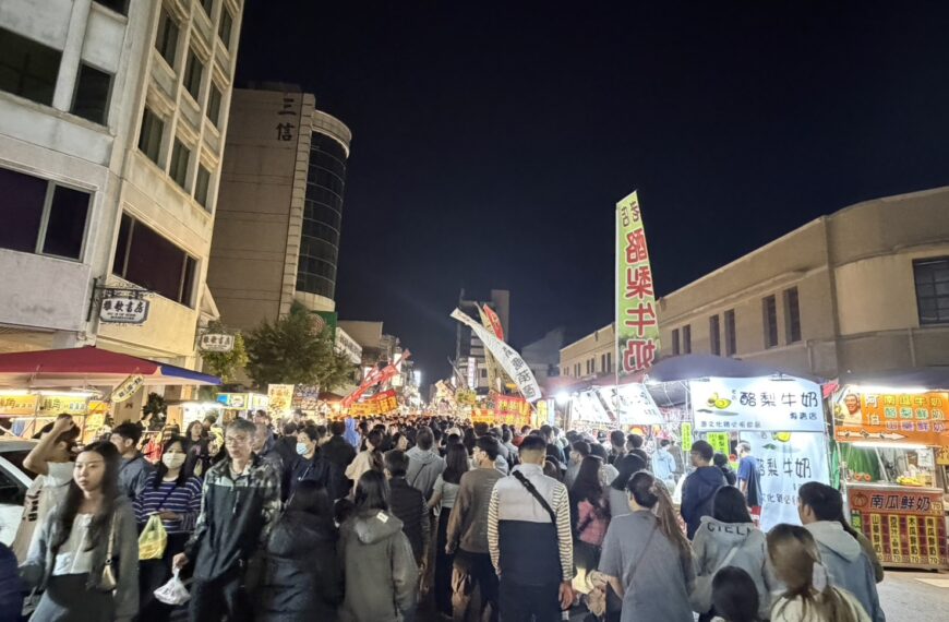 台灣新聞通訊社-嘉市旅遊塞車 策略顧問提3項SOP:把車丟外圍換2輪才是正解