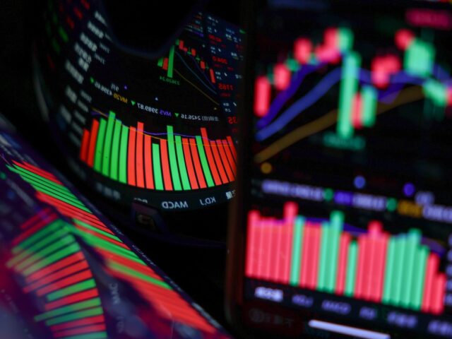 台灣新聞通訊社-小資股民想賣00940！網曝真正問題勸：定期定額集中0050