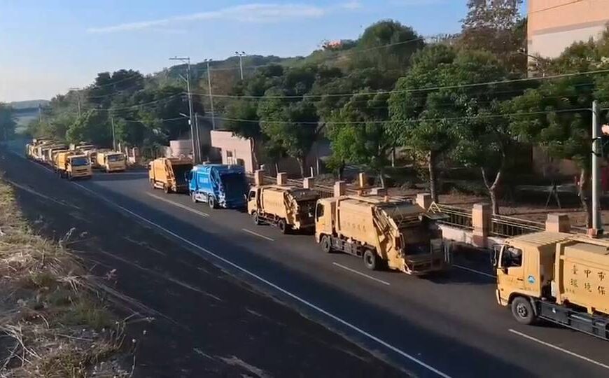 台灣新聞通訊社-影／后里焚化廠外垃圾車排長龍民代質疑 中市環保局回應了