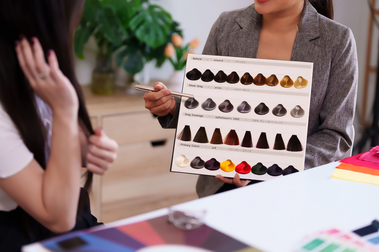 台灣新聞通訊社-出國不只醫美便宜…台灣染燙頭髮要花5千 他驚：日韓僅半價