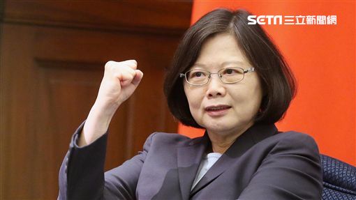 台灣新聞通訊社-女童剪「蔡英文髮型」！本尊深夜親回：未來當總統也不是問題