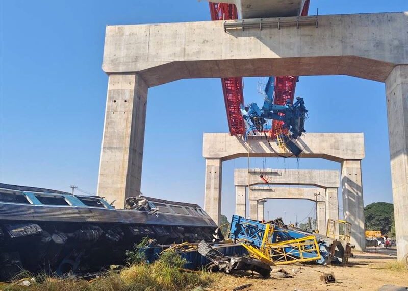 台灣新聞通訊社-泰國一帶一路項目出事!吊車「砸中195人列車」起火 至少22死70傷