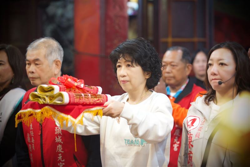 台灣新聞通訊社-陳佩琪戰台北市長？媒體人轟黃國昌：選舉不是演「救夫記」的舞台！