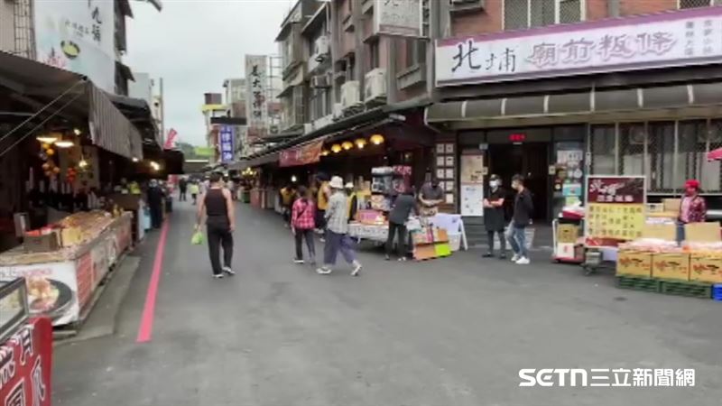 台灣新聞通訊社-打敗九份、鹿港！台灣「隱藏版老街」遊客大讚：全台最好吃