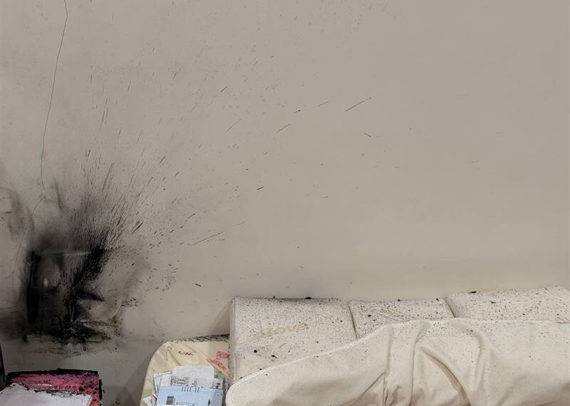 台灣新聞通訊社-沒充電也爆炸!行動電源「床頭突起火」型號曝光 業者回應了