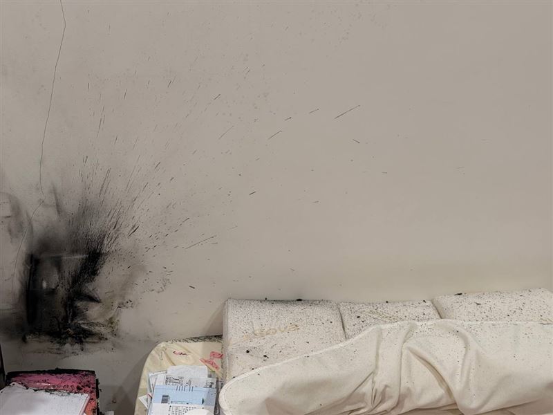 台灣新聞通訊社-沒充電也爆炸！行動電源「床頭突起火」型號曝光　業者回應了