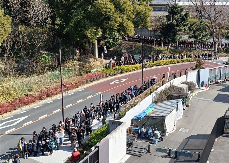 台灣新聞通訊社-不捨淚別！雙胞胎貓熊今歸還中國　日本54年來首見「貓熊空窗期」