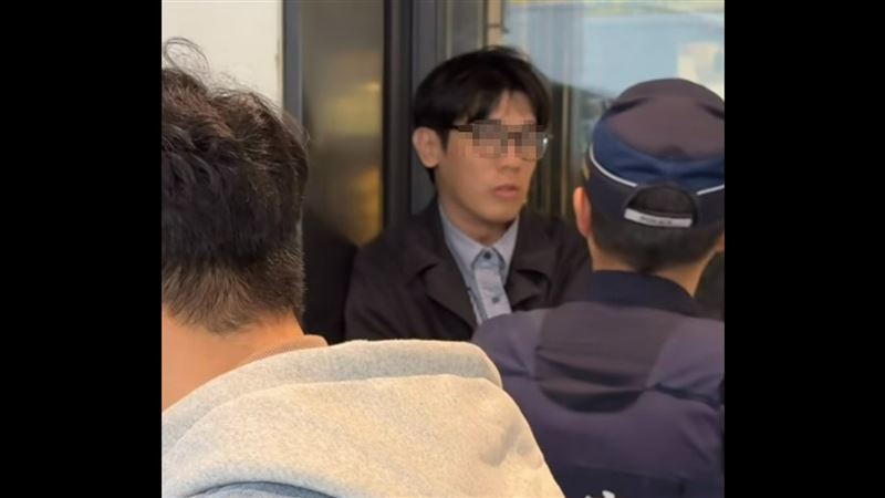 台灣新聞通訊社-北捷中山站攝狼現身！偷拍裙底風光被抓包　手機藏600張不雅照