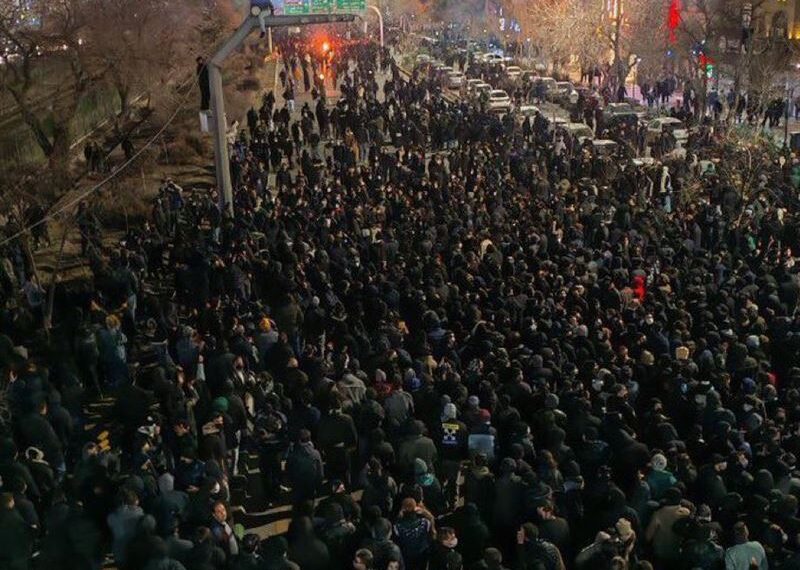 台灣新聞通訊社-伊朗示威兩週「已逾50名抗議者遭殺害」！巴勒維之子籲川普緊急介入