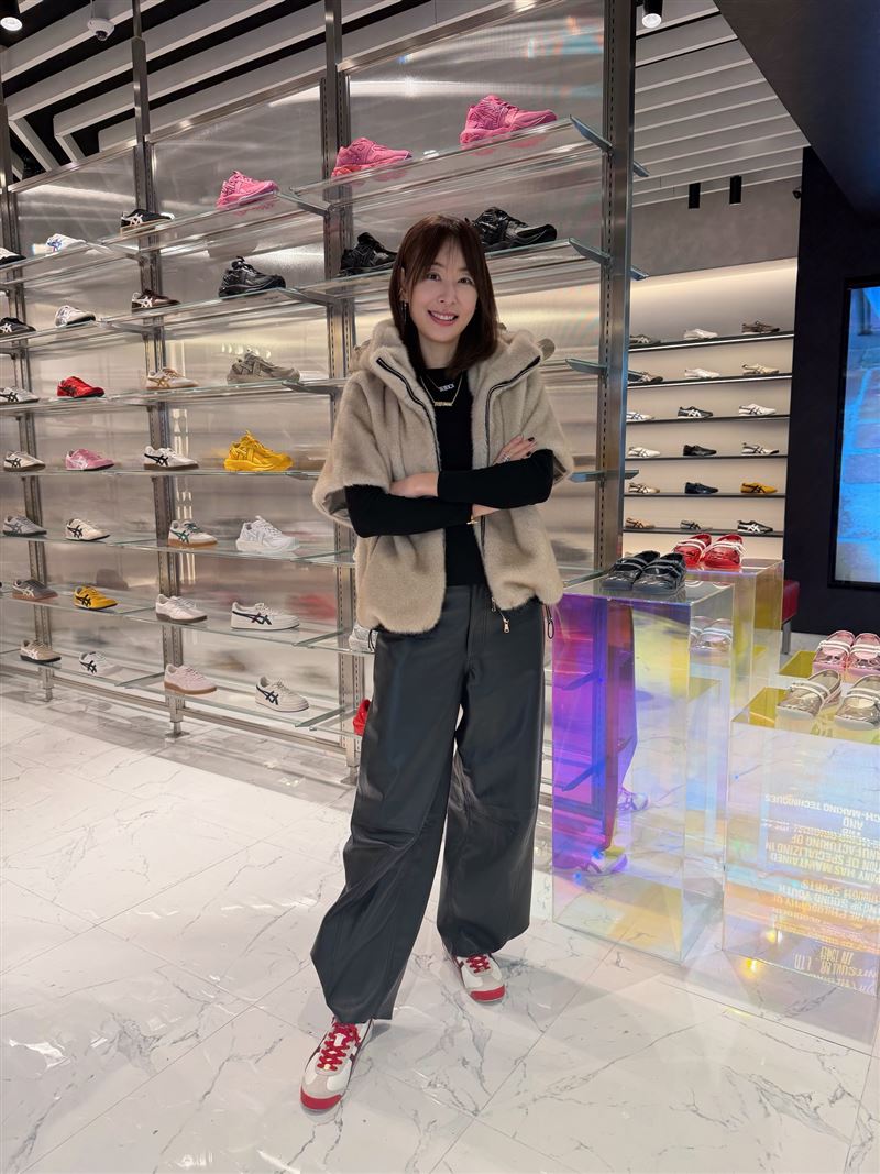 台灣新聞通訊社-愛牌出事！賈永婕巡櫃101鬼塚虎「不小心瘋買」　業者曝內幕