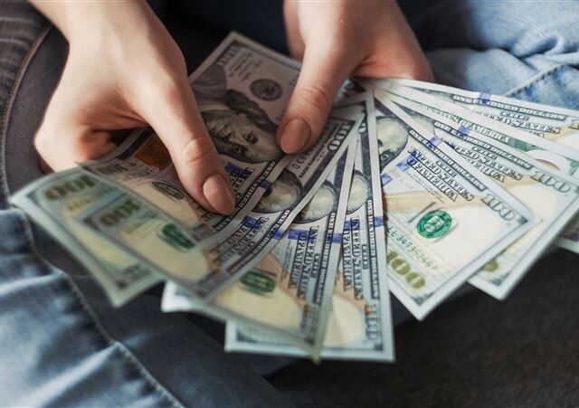 台灣新聞通訊社-存款全放銀行是大忌？專家曝百萬富翁共同點：買奢侈品前先做這件事