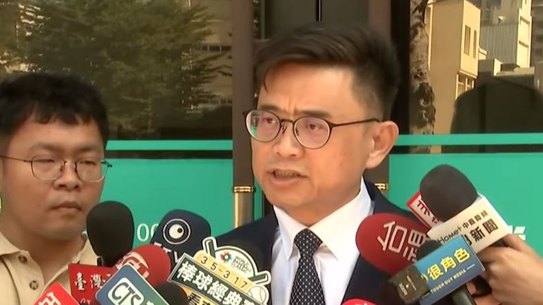 台灣新聞通訊社-快訊／確定出線參選高雄市長 ！賴瑞隆首度受訪：我們都是高雄隊