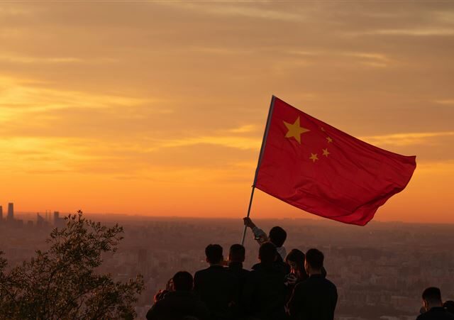 台灣新聞通訊社-缺錢竟賣國！海陸中士拿五星旗拍片效忠…洩漏總統行程與漢光機密