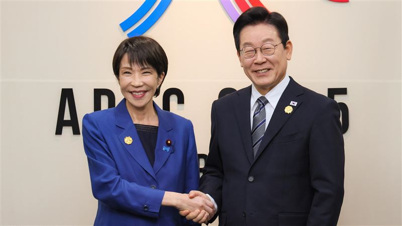 台灣新聞通訊社-李在明抵達日本!下午將與高市早苗會面 預計兩人將談中國