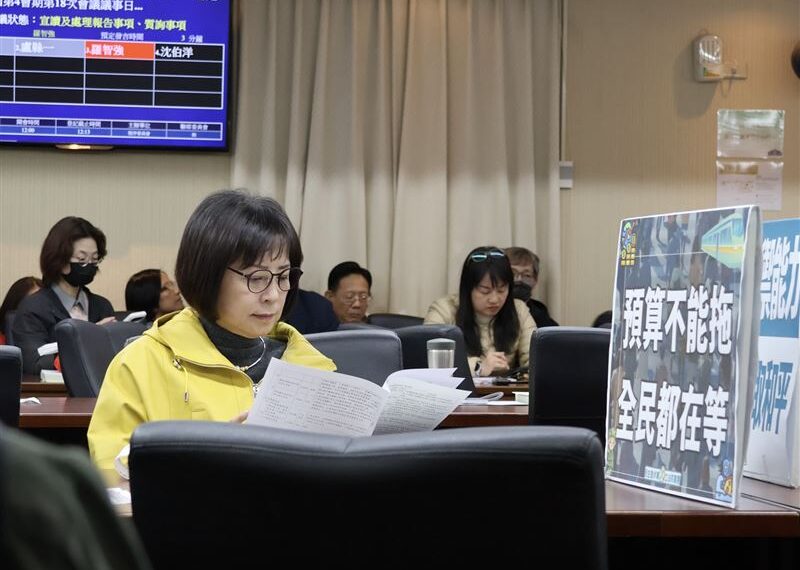 台灣新聞通訊社-TPASS將斷炊、育兒津貼發不下來　他籲藍白別再玩弄程序：不要在門口擋