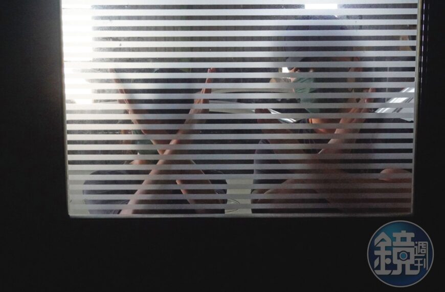 台灣新聞通訊社-幼兒園虐童案／大小便失準被處罰　教保員踢頭、大力拉扯證據曝光