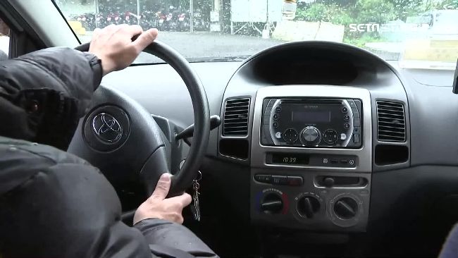 台灣新聞通訊社-併排停車被罰2400元！他1原因大逆轉　法官判「免繳了」撤銷罰單