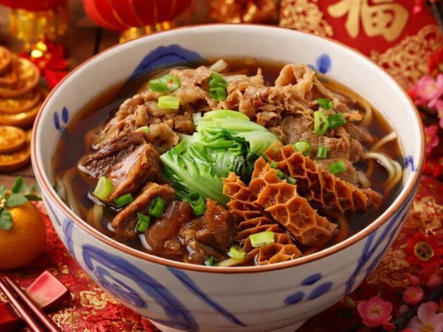 台灣新聞通訊社-三商巧福吃牛肉麵送「武德宮錢母」！　新品大四喜一次滿足