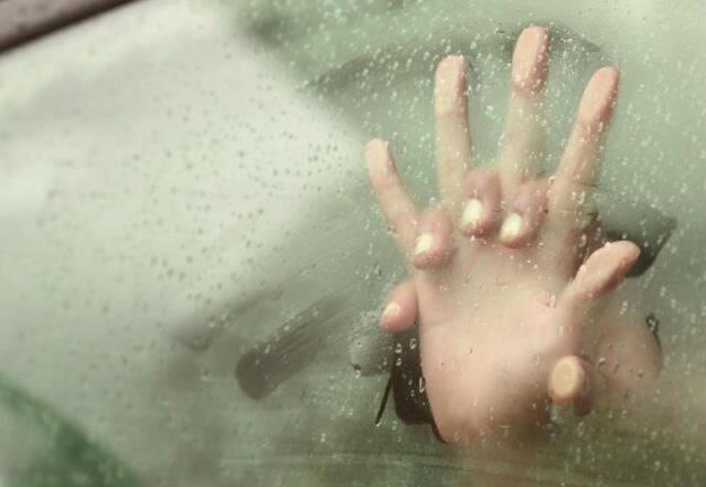 台灣新聞通訊社-趁尾牙偷情！人夫辦公室「全裸激戰小三」妻崩潰：閉上眼都是你們的畫面