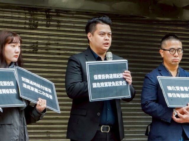 台灣新聞通訊社-沈痛發聲！時力偕重大車禍受害家屬喊話：提高強制險給付到500萬