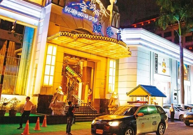 台灣新聞通訊社-快訊／金錢豹少東逃亡3年返台！涉犯1罪剛下機秒遭逮　遭收押禁見