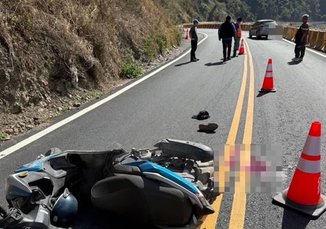 台灣新聞通訊社-快訊／高雄桃源嚴重車禍！6旬騎士遭自小客高速碰撞　命危搶救中