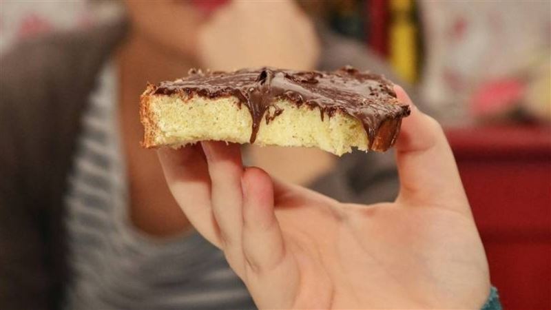 台灣新聞通訊社-一到下午3點就想吃甜食？專家揭原因：不是意志力薄弱　3建議曝光