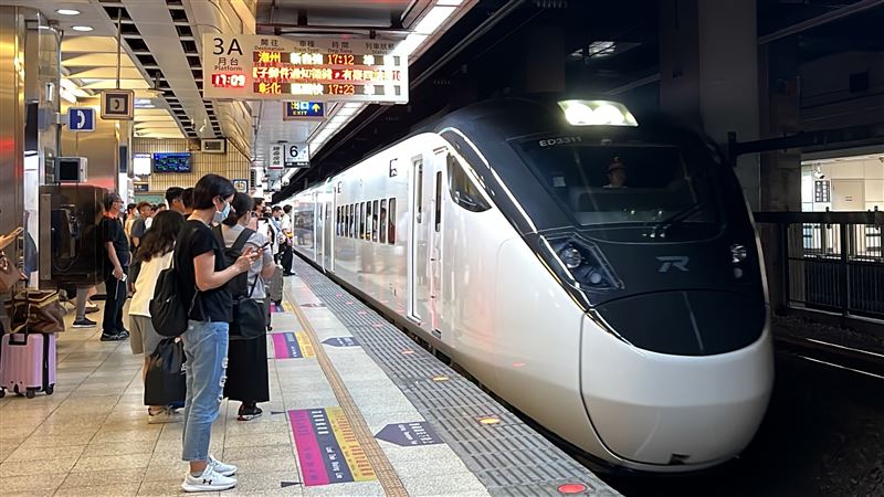 台灣新聞通訊社-春節車票「這天」開搶！2026高鐵、台鐵連假搶票一次看　搶票2秘招曝光