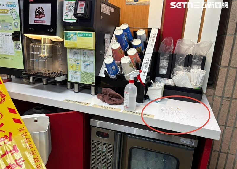 台灣新聞通訊社-快訊／等通緝犯老公等到發慌　20歲嫩妻火燒新北地院超商「火攻螞蟻」