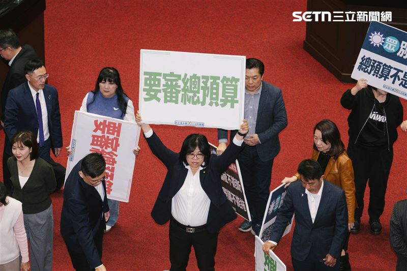 台灣新聞通訊社-最後一天還要卡！藍白再封殺軍購特別條例　綠委怒喊：我要審預算
