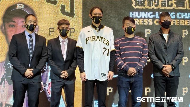 台灣新聞通訊社-經典賽/代表隊國手陸續報到 旅美投手張弘稜驚喜現身