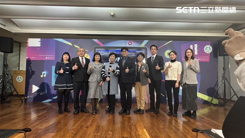 台灣新聞通訊社-抖音、小紅書毀大腦！台大醫示警「傷害恐延續數10年」　教育部推4防護