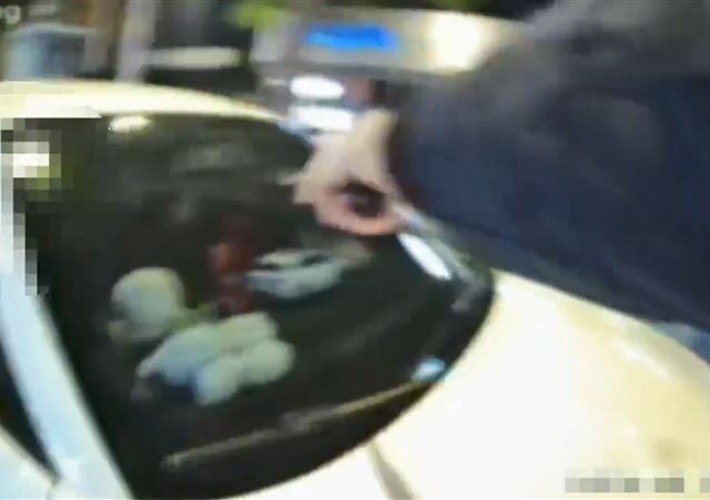 台灣新聞通訊社-奧迪A1拒盤查！開車街頭狂飆連續違規還欲撞警　將開罰4萬扣照半年