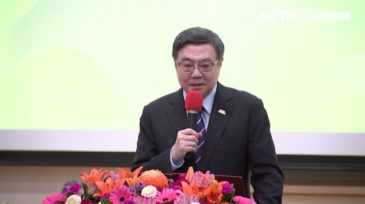 台灣新聞通訊社-海鯤號試潛成功！藍白照樣卡軍購案　卓榮泰怒：在野竟提不倫不類替代版