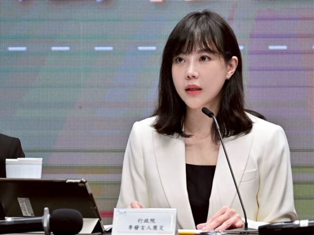 台灣新聞通訊社-藍白擋院版國防條例、放行民眾黨版　政院轟：政治操作延誤國防建軍期程