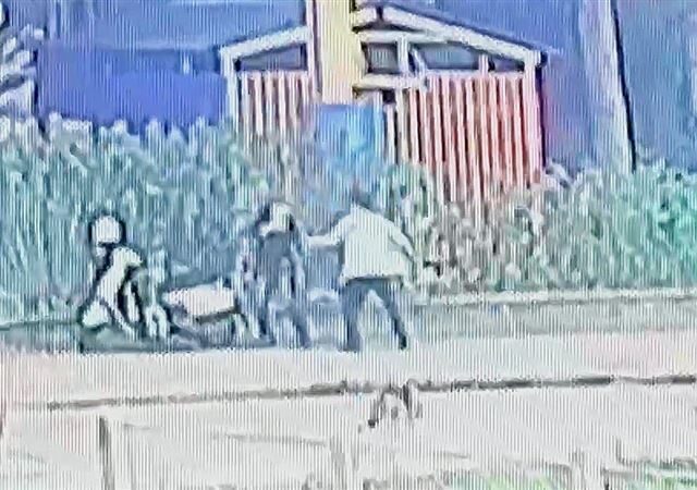 台灣新聞通訊社-險刺破主動脈！遭砍12刀割頸女老師傷勢曝　丈夫憂：去年才原諒兇嫌勒頸