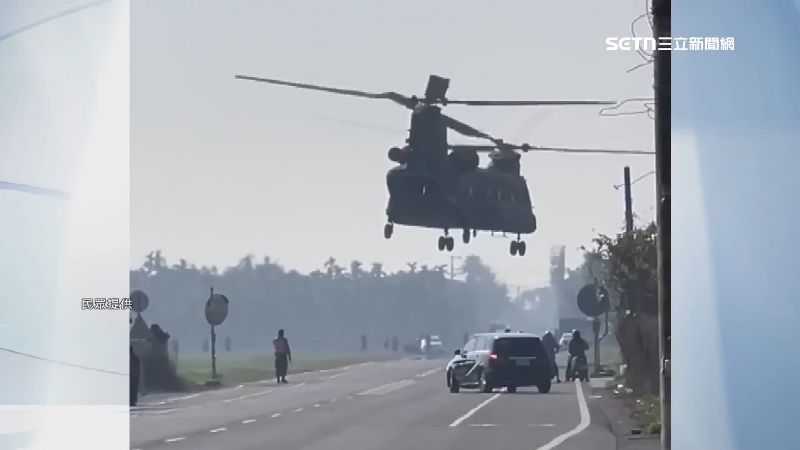 台灣新聞通訊社-停等平交道不稀奇！潮州人馬路等「直升機」起飛