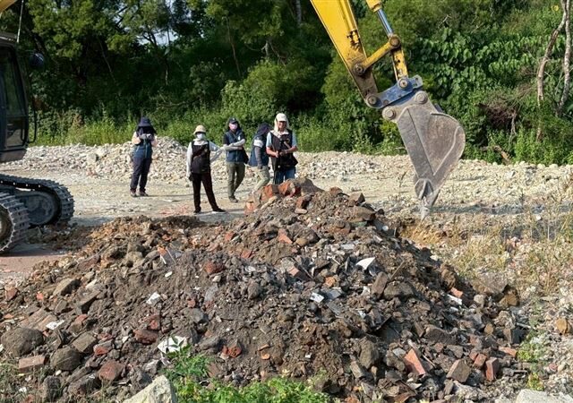 台灣新聞通訊社-高雄大樹山坡遭濫倒大片廢棄物！前檢察官陳正達、警友站長獲利5千萬