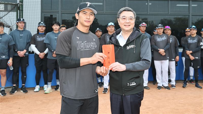 台灣新聞通訊社-WBC／卓榮泰南下視察國家隊集訓　頒發20萬加菜金勉勵團隊