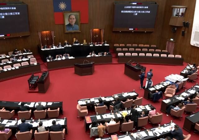 台灣新聞通訊社-快訊／藍白修法救中天！衛廣法三讀通過　新聞台換照「應以准許為原則」