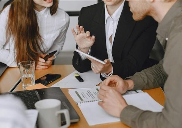 台灣新聞通訊社-新同事為何這麼快得老闆緣？到職1週神回應　網驚：他有讀犯罪心理學