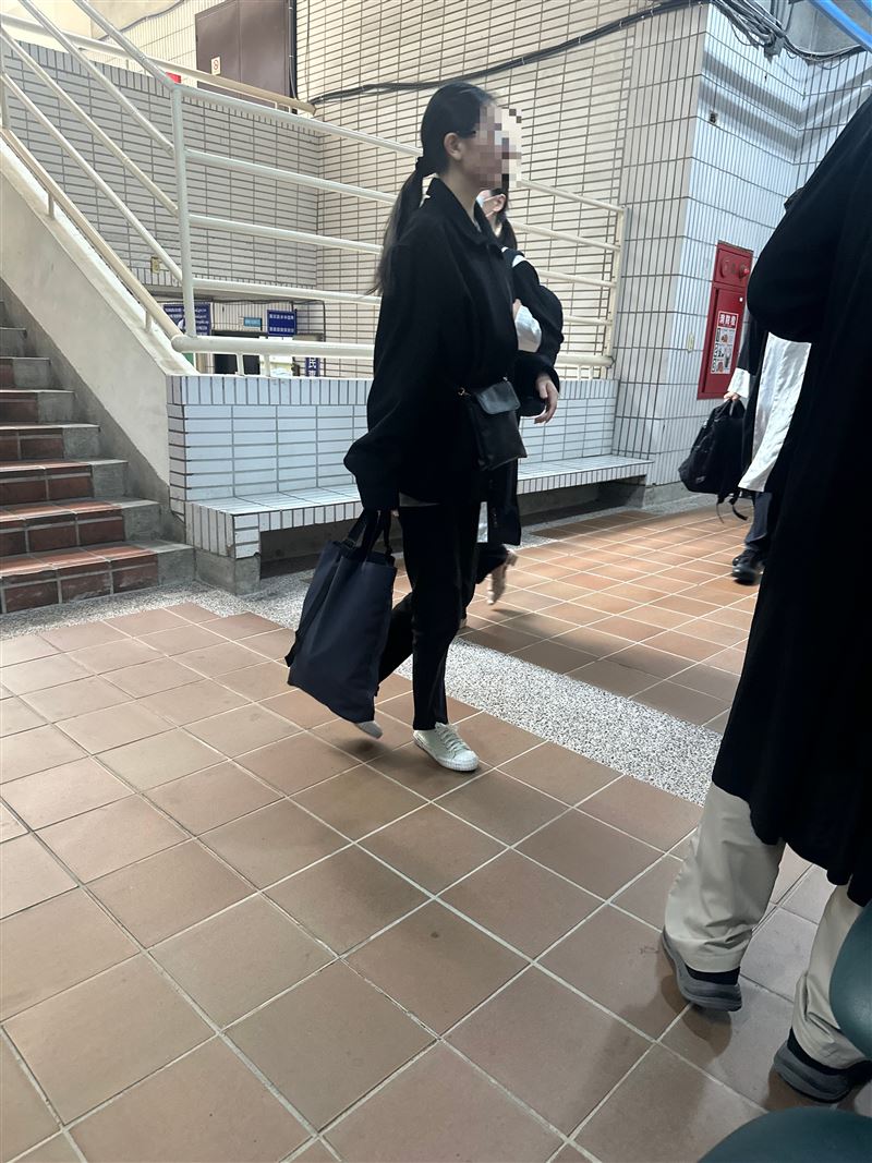 台灣新聞通訊社-台中女網咖產子殺嬰淡定伴屍　冷血搜「福馬林、鹽酸」毀屍關鍵字