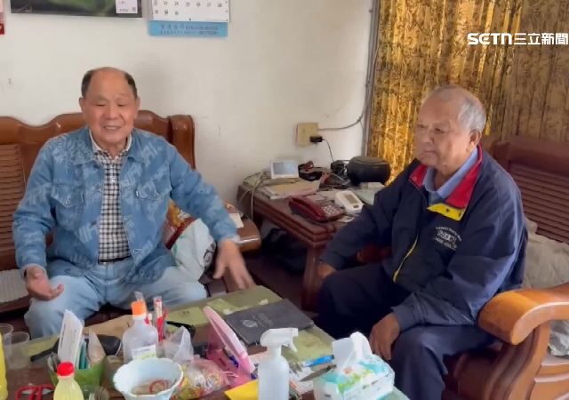 台灣新聞通訊社-網PO黑白婚紗照尋老友　隔64年「軍中同袍」重逢