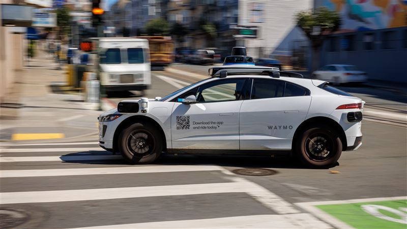 台灣新聞通訊社-英無人駕駛計程車最快9月上路　估可創逾1.8兆產值、近4萬個就業機會