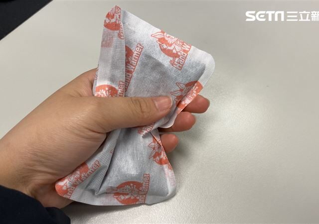 台灣新聞通訊社-暖暖包用1天就結塊！她曝「1續命秘訣」：可以發熱好幾天