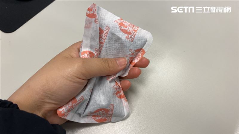 台灣新聞通訊社-暖暖包用1天就結塊！她曝「1續命秘訣」：可以發熱好幾天