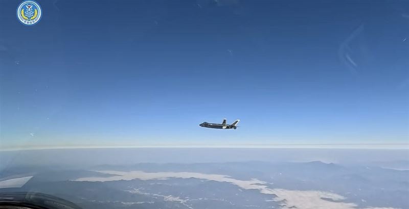 台灣新聞通訊社-中共殲-20飛到台灣屏東?王定宇曝真相怒打臉 轟退役國軍:跟著帶風向