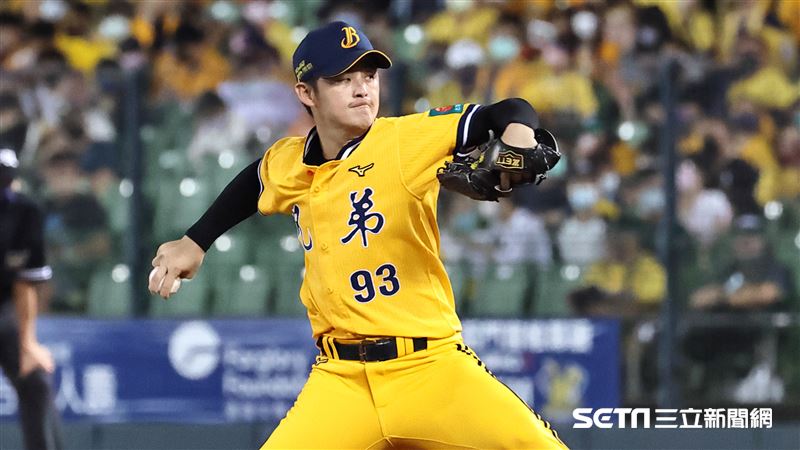 台灣新聞通訊社-中職/從第10輪投到國家隊的奇蹟 吳哲源社群感性發文暫別球場